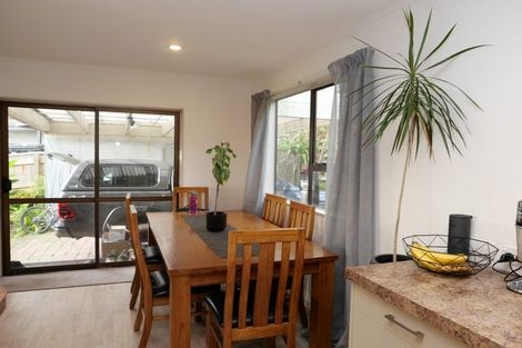 Photo of property in 67 Kotare Street, Waikanae, 5036