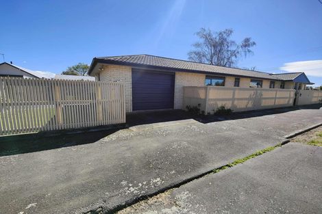 Photo of property in 2 Garrison Street, Carterton, 5713