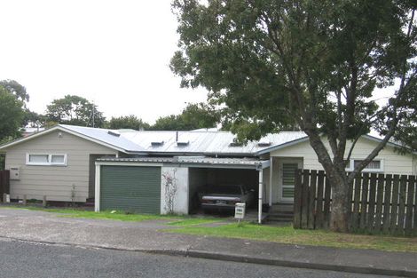 Photo of property in 18a Fairclough Road, Beach Haven, Auckland, 0626