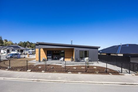 Photo of property in 14 Caroline Way, Abbotsford, 9018