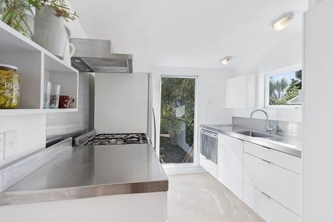 Photo of property in 32 Aro Street, Aro Valley, Wellington, 6021