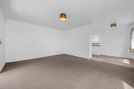 Photo of property in 2/103 Chichester Drive, Rosehill, Papakura, 2113