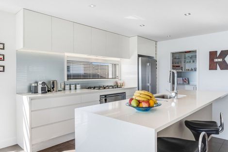 Photo of property in 8 The Parade, Bucklands Beach, Auckland, 2012