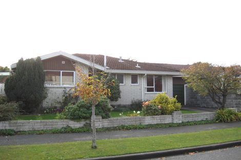 Photo of property in 18 Sawtell Place, Northcote, Christchurch, 8052