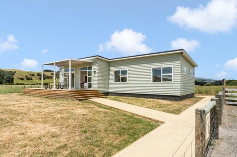 Photo of property in 117e Ruakokoputuna Road, Ruakokoputuna, Martinborough, 5781