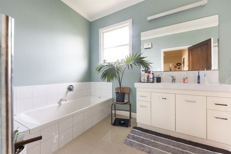 Photo of property in 266 Park Road, Hokowhitu, Palmerston North, 4410