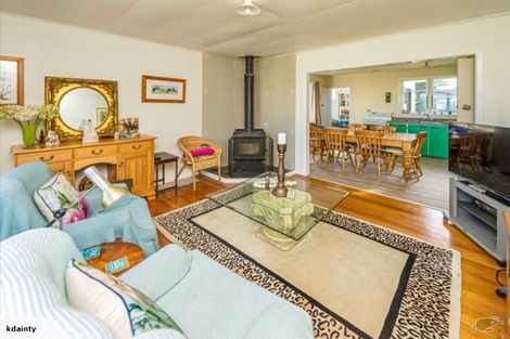 Photo of property in 188 Cornfoot Street, Castlecliff, Whanganui, 4501