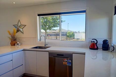 Photo of property in 2/2 Taita Drive, Boulcott, Lower Hutt, 5011