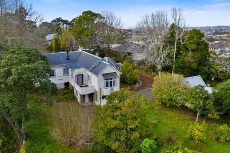 Photo of property in 1008 East Coast Road, Fairview Heights, Auckland, 0630