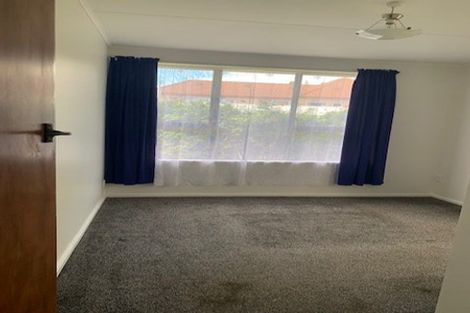 Photo of property in 20 Sullivan Avenue, Mangere Bridge, Auckland, 2022