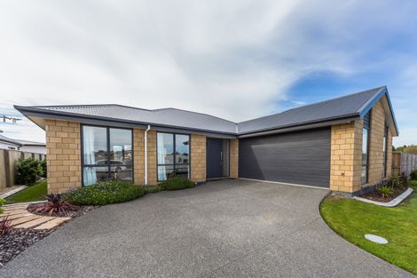 Photo of property in 13 Hewlings Street, Kaiapoi, 7630