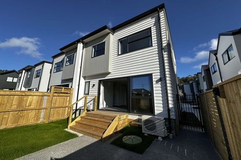 Photo of property in 8/64 Glen Road, Stokes Valley, Lower Hutt, 5019