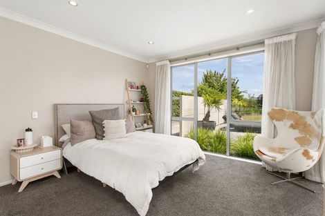 Photo of property in 16 Queenswood Gardens, Mairehau, Christchurch, 8052