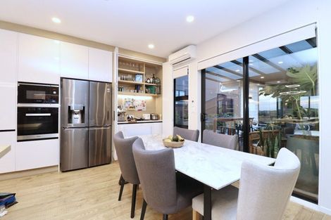 Photo of property in 26 Roxborough Place, East Tamaki Heights, Auckland, 2016