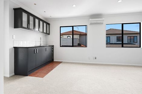 Photo of property in 35 Kestev Drive, Flat Bush, Auckland, 2016