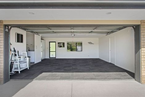 Photo of property in 8 Millbrook Drive, Waiuku, 2683