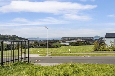 Photo of property in 35 Ridge Drive, Omokoroa, 3114