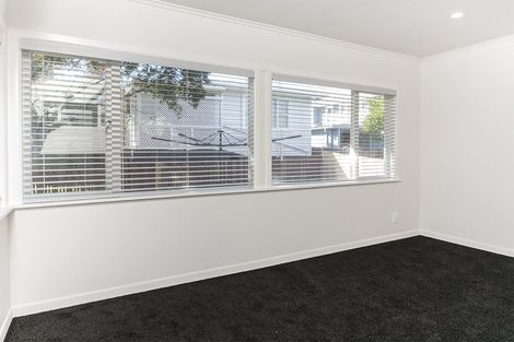Photo of property in 147 Lancaster Road, Beach Haven, Auckland, 0626
