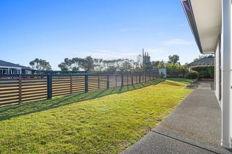 Photo of property in 16 Stace Hopper Drive, One Tree Point, 0118