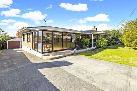 Photo of property in 3 Hollinbrigg Place, Manurewa, Auckland, 2102