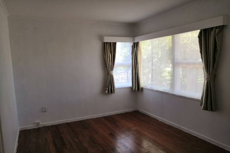 Photo of property in 30 Kingdale Road, Henderson, Auckland, 0610