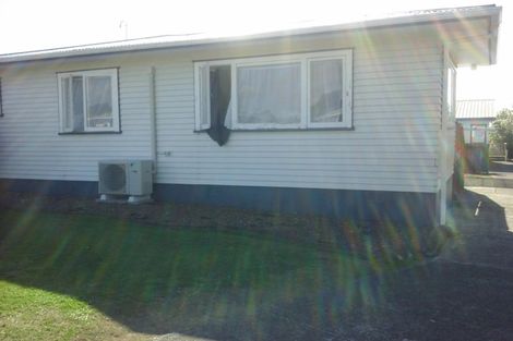 Photo of property in 14 Harmel Road, Glendene, Auckland, 0602