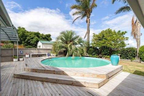 Photo of property in 10 Harris Place, Ngatea, 3503