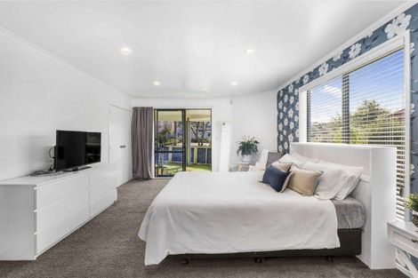 Photo of property in 16a Valley Road, Browns Bay, Auckland, 0630