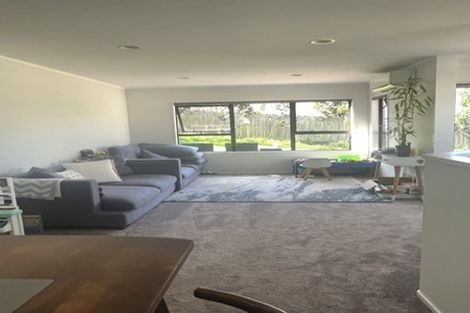 Photo of property in 11 Amery Place, West Harbour, Auckland, 0618