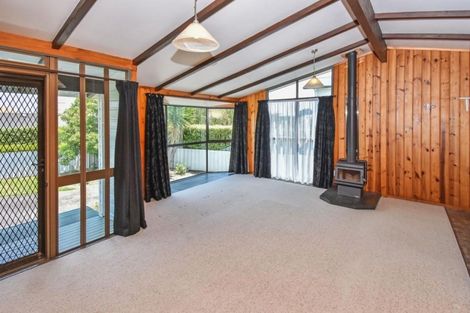 Photo of property in 6 Vela Place, Clarks Beach, 2122