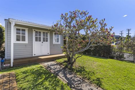 Photo of property in 75 Churchill Road, Cockle Bay, Auckland, 2014