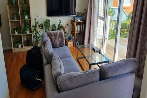 Photo of property in 2/83 Nile Road, Milford, Auckland, 0620