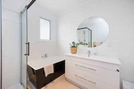 Photo of property in 37 Waterloo Crescent, Hokowhitu, Palmerston North, 4410