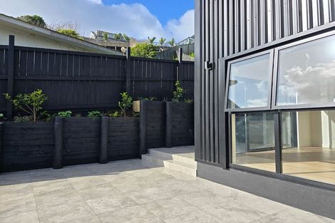 Photo of property in 4 Queensway, Three Kings, Auckland, 1024
