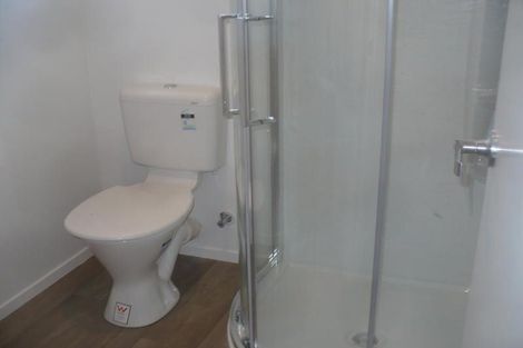 Photo of property in 2 Vera Road, Te Atatu South, Auckland, 0610