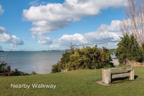 Photo of property in 6 Wakaroa Avenue, Te Atatu Peninsula, Auckland, 0610