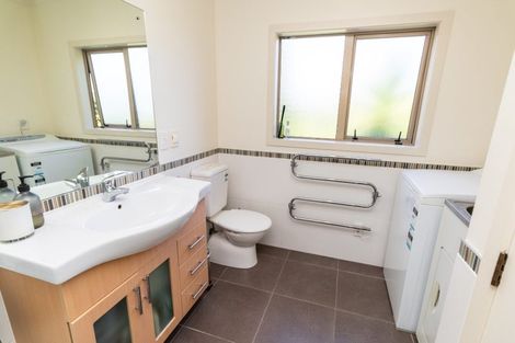 Photo of property in 2a Downing Street, Crofton Downs, Wellington, 6035