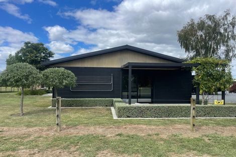 Photo of property in 37 Peake Road, Cambridge, Hamilton, 3283