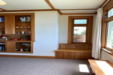 Photo of property in 17 Seapoint Road, Bluff Hill, Napier, 4110