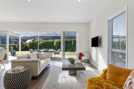 Photo of property in 6 Fruitlands Road, Kumeu, 0810