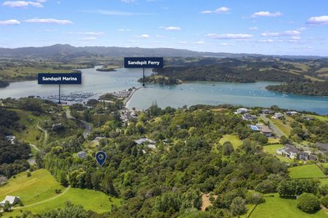 Photo of property in 26 Brick Bay Drive, Sandspit, Warkworth, 0982