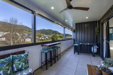 Photo of property in 15 Beach Road, Waikawa, Picton, 7220