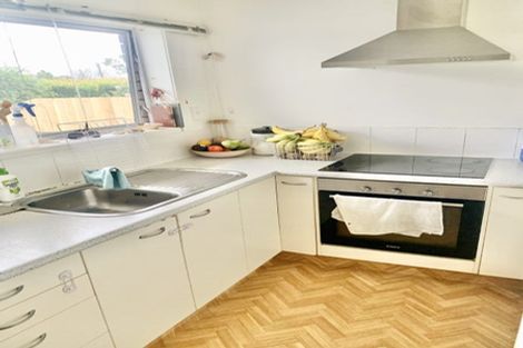 Photo of property in 2/42 Blacklock Avenue, Henderson, Auckland, 0612