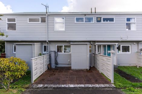 Photo of property in Lynbrae Court Flats, 12/4 Dr Taylor Terrace, Johnsonville, Wellington, 6037