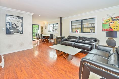 Photo of property in 20 Collingwood Road, Waiuku, 2123