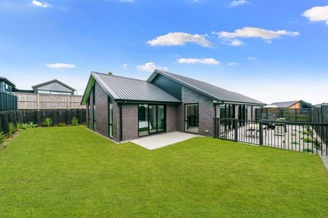 Photo of property in 16 Stanton House Road, Paerata, 2124