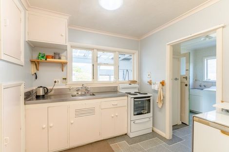 Photo of property in 22 Moana Road, Paraparaumu, 5032