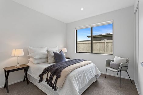 Photo of property in 98 Pepene Avenue, Takanini, 2112