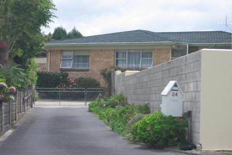 Photo of property in 24 Colin Wild Place, Glenfield, Auckland, 0629