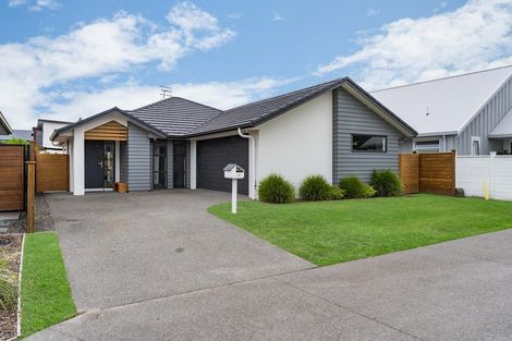 Photo of property in 7 Tuangi Way, Papamoa Beach, Papamoa, 3118